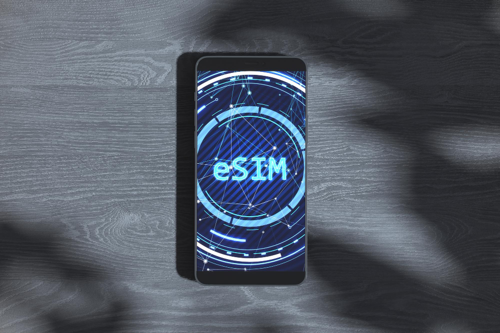 Kaip naudotis „Airalo“: pigesnis ryšys keliaujantiems