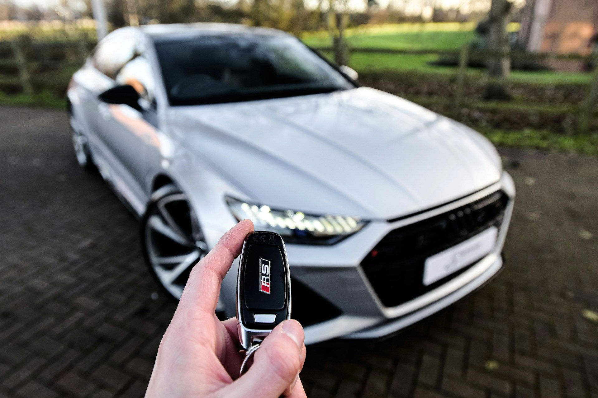 Kaip greitai ir saugiai parduoti naudotą automobilį: dokumentai, kainos nustatymas ir alternatyvos